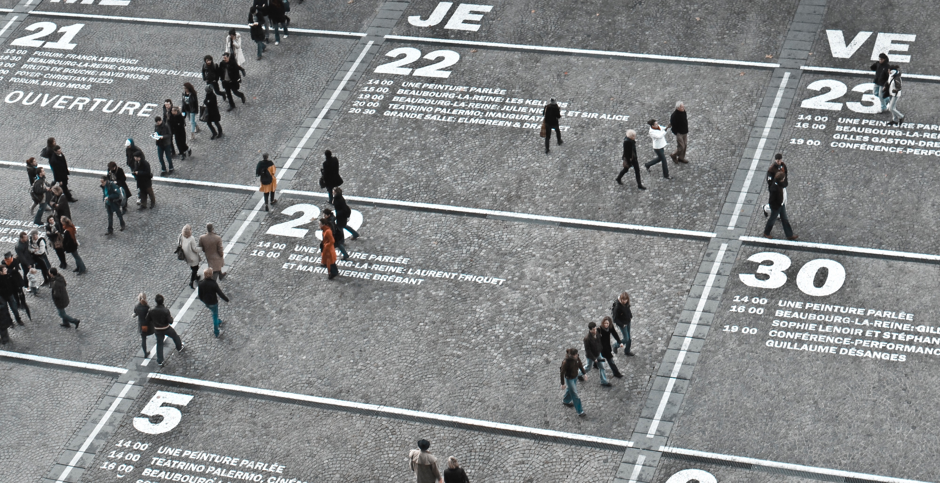 Ultimate Guide to Evaluating Your Startup. Part 2: Users 9 people walking on calendar floor