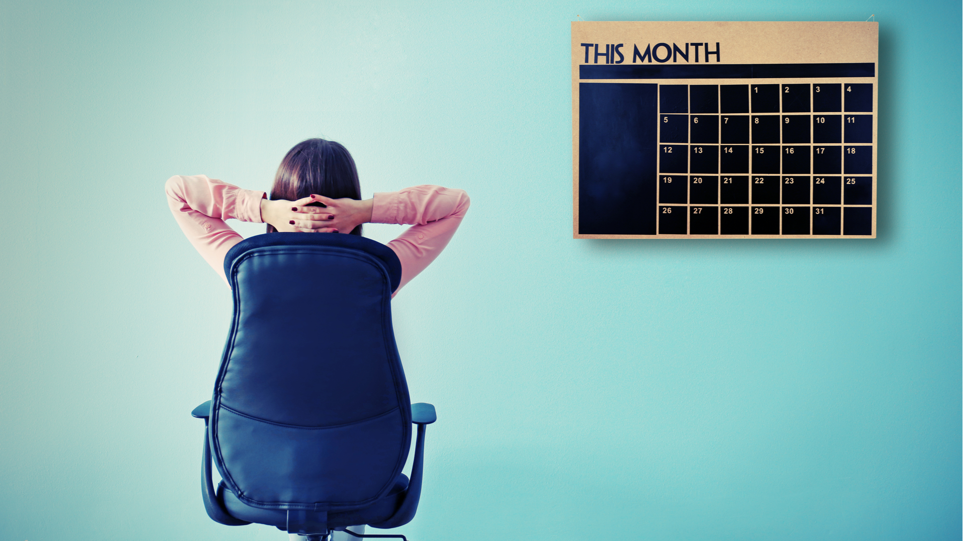 Ultimate Guide to Evaluating Your Startup. Part 2: Users 1 woman looking on calendar